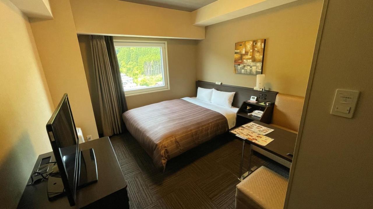 Hotel Route-Inn Saiki Ekimae Екстер'єр фото